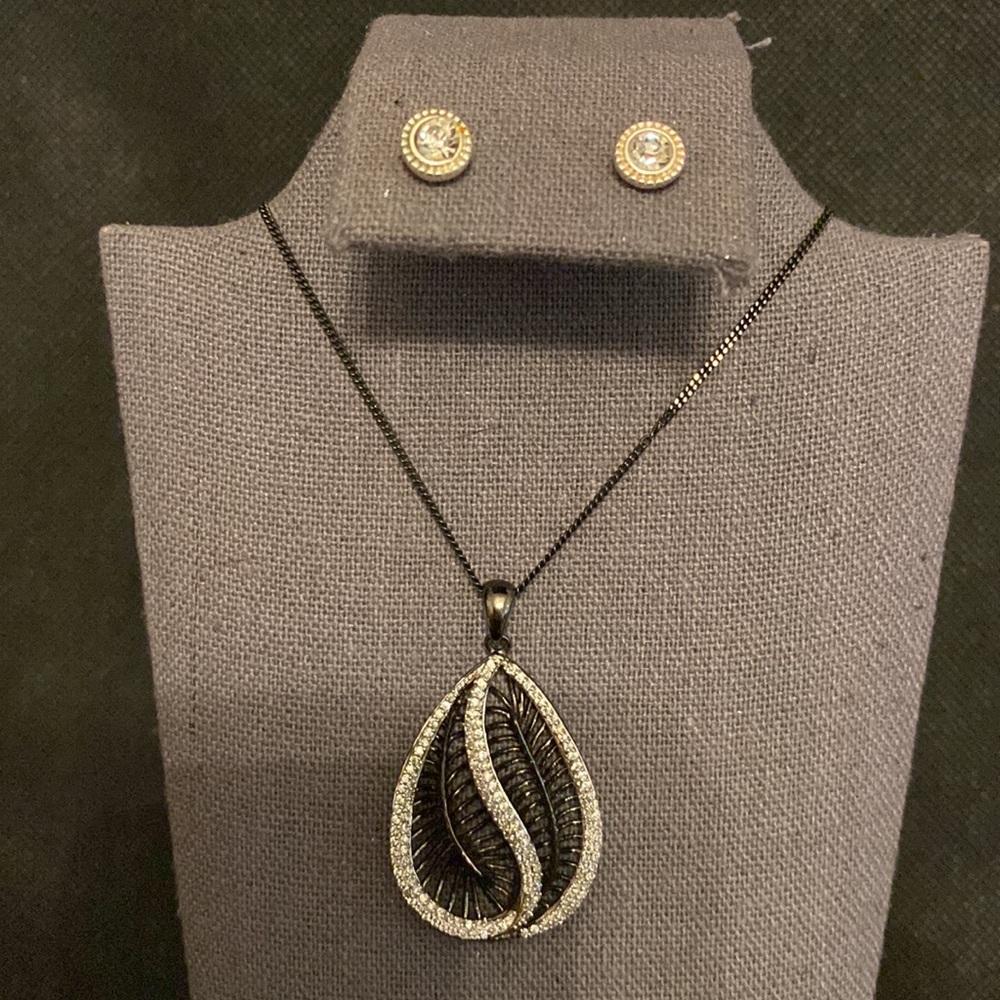 Vintage DS leaf shape pendant crystals & blk sterling 925 necklace w/ earrings